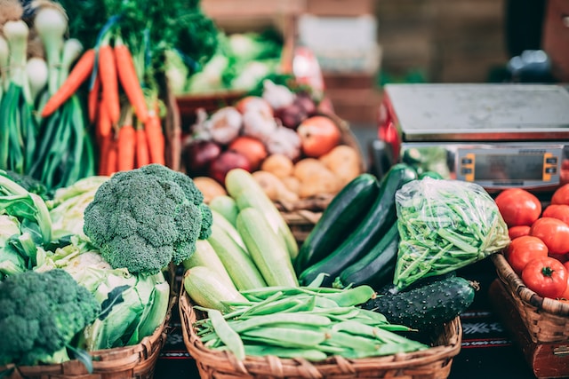 Establishing Healthy Food Habits in Children Under 10: Promoting Growth, Development, and Well-Being